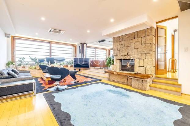 Prodaju penthouse u kojem se Lana Jurčević brčkala u jacuzziju i snimila hit! Cijena je vrtoglava