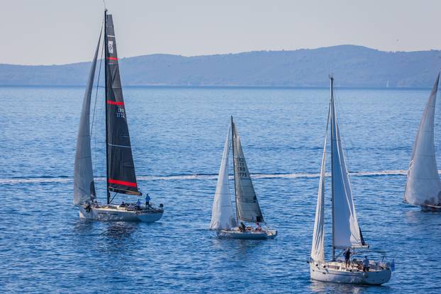 Split:  Pogled sa Sustipana na start Mrduljske Regate