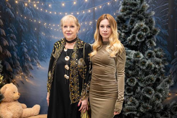 Zagreb: Svečana premijera Božićne predstave "A, gdje su lampice?" u kazalištu Trešnja