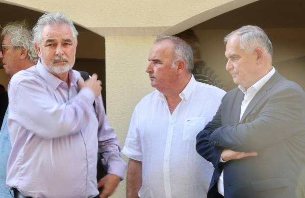Omiš: Sprovod bivšeg vatrogasnog zapovjednika Drage Lelasa