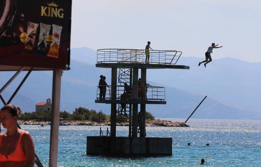 Novi Vinodolski: Plaže pune kupača