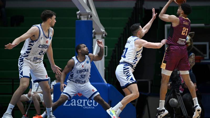 Dijon s tri trice zaredom slomio otpor Cibone. 'Vukovi' porazom zakomplicirali situaciju u grupi