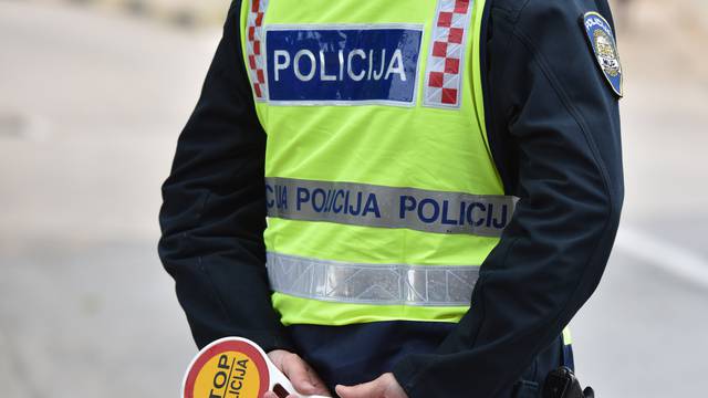 Naplatili su im 40 eura: Policija je zaustavila auto vlade Srbije?
