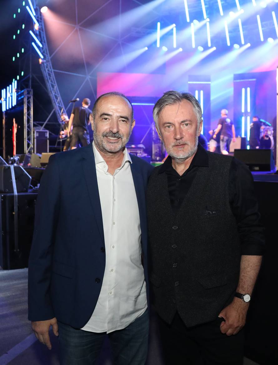 Vodice: Brojni izvođači nastupili na prvoj večeri CMC festivala