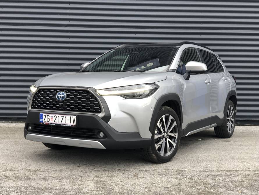 Toyota Corolla Cross: Ovaj auto je ono što je nekada bio RAV4