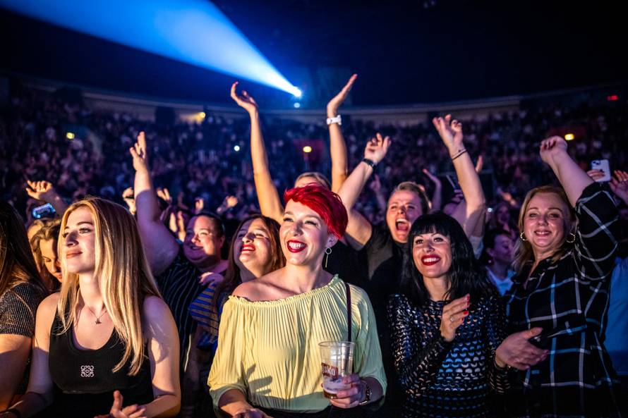 Ritam 90-ih: Glazba koja nas je držala na nogama – i na životu