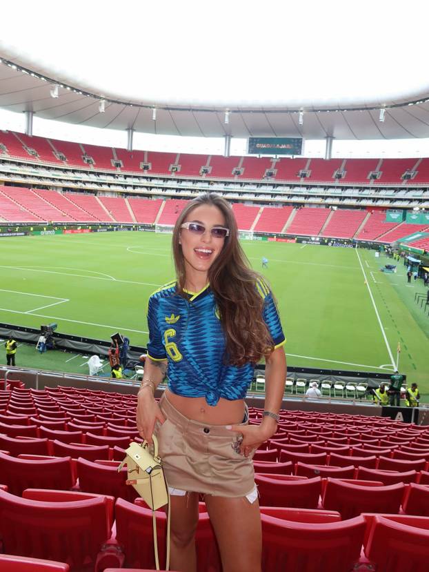 FOTO Zgodna Brazilka osvojila je veliku zvijezdu Kolumbije! Zbog Madu se jako raznježio...