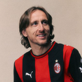 Milan predstavio novi dres, a u njemu pozira i na&scaron; Luka Modri&cacute;