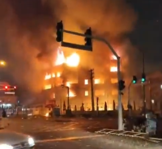 FOTO Iran gori. Trump prijeti, a prognani prijestolonasljednik kaže: Vraćam se u domovinu