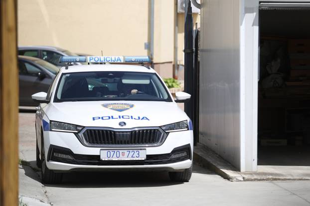 Osijek: U zgradu USKOK-a u tijeku je privođenje uhićenih osoba u Novoj Gradiški