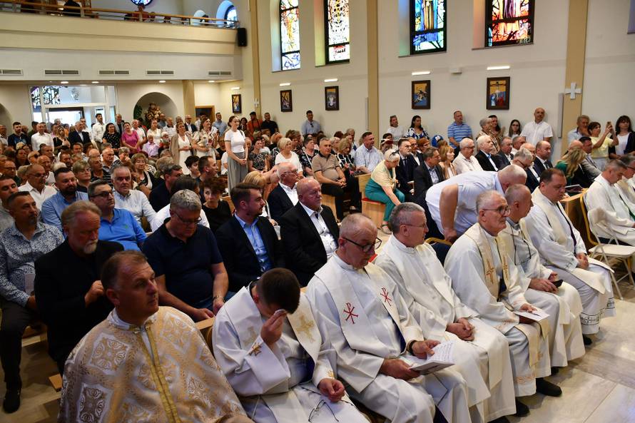 'Hvala dragome Bogu, naša župa je dobila moći sv. Ante iz Padove i svetog pape Pia X.'