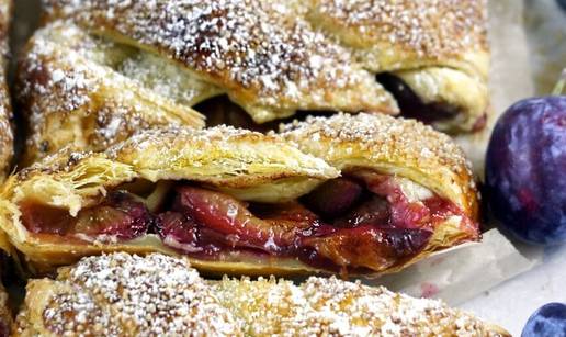 Jednostavna štrudla od šljiva