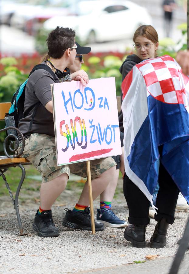 Zagreb: 25. Povorka ponosa LGBTIQ zajednice "Korak po korak, iskorak!"