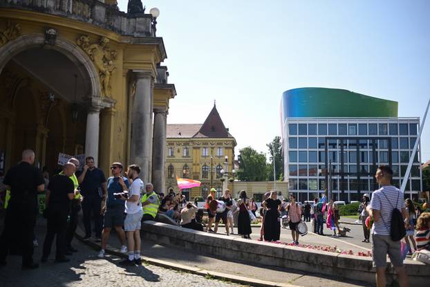Zagreb: Održana je 24. Povorka ponosa LBGTIQ zajednica "Puna usta ponosa" 