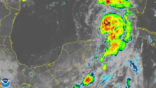 Satellite animations show Hurricane Idalia churning towards Florida