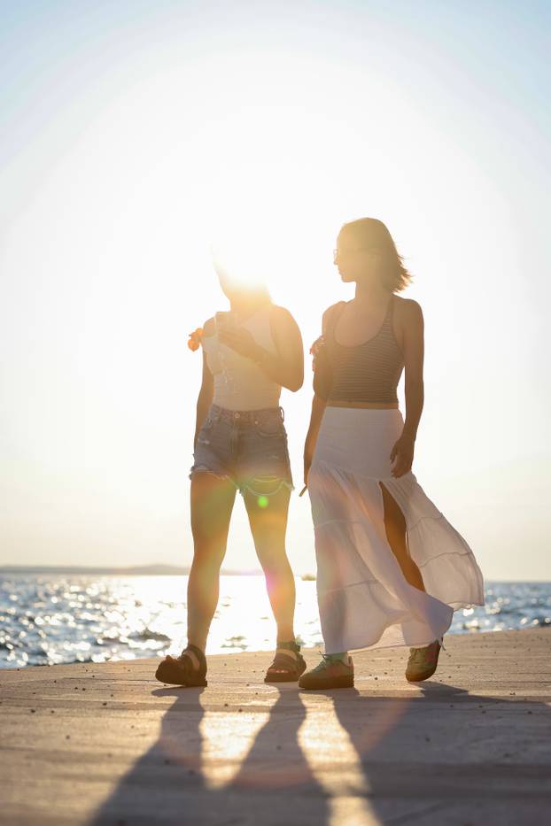 Zadar: Turisti uživaju u šetnji gradom