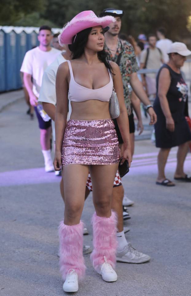 Split: Dolazak posjetitelja na stadion Park Mladeži na kojem započinje Ultra 2025