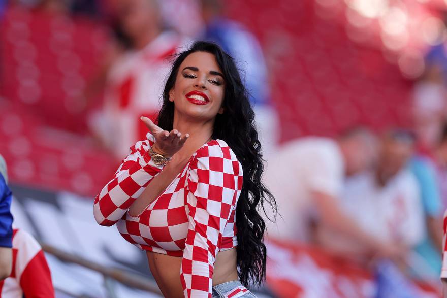 Knoll: 'Je li te&scaron;ko biti zgodna DJ-ica? Stvarno da! Mo&zcaron;ete lako dobiti ga&zcaron;u, ali ne i kredibilitet'