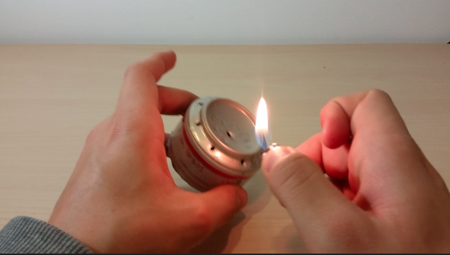 Pogledajte kako napraviti malu korisnu peć od dvije limenke!