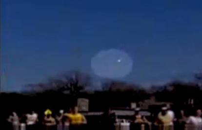 Krhotine satelita padale s neba na američki Teksas?