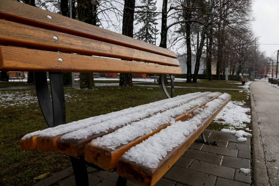 Korenica: Snijeg u Lici