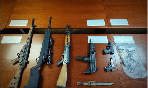 Splitska policija zaplijenila ubojiti arsenal narkodilerima!