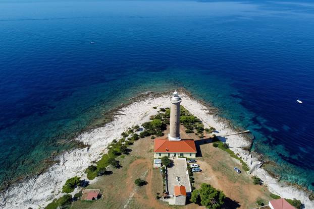 Svjetionik Veli Rat najviši je svjetionik na Jadranu, a uz njega se veže neobična legenda