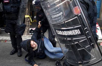 Na ulicama Rima 70.000 ljudi, u sukobima ozlijeđen policajac