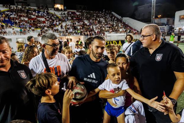 Split: Igrači Hajduka posjetili su Torciida kup