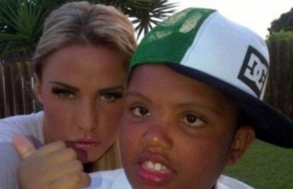 Katie Price: Svom autističnom sinu platila bih prostitutku...