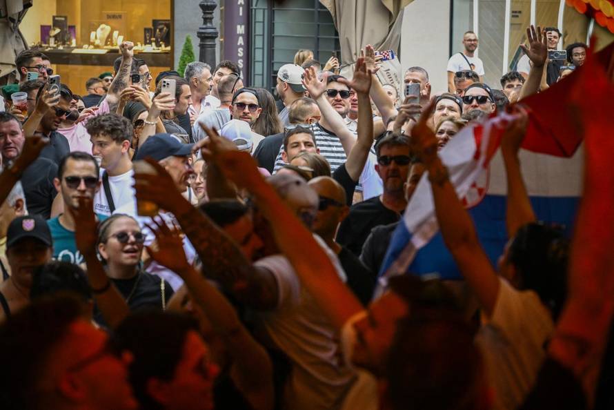 Zagreb: Atmosfera u centru grada uoči sutrašnjeg koncerta Marka Perkovića Thompsona