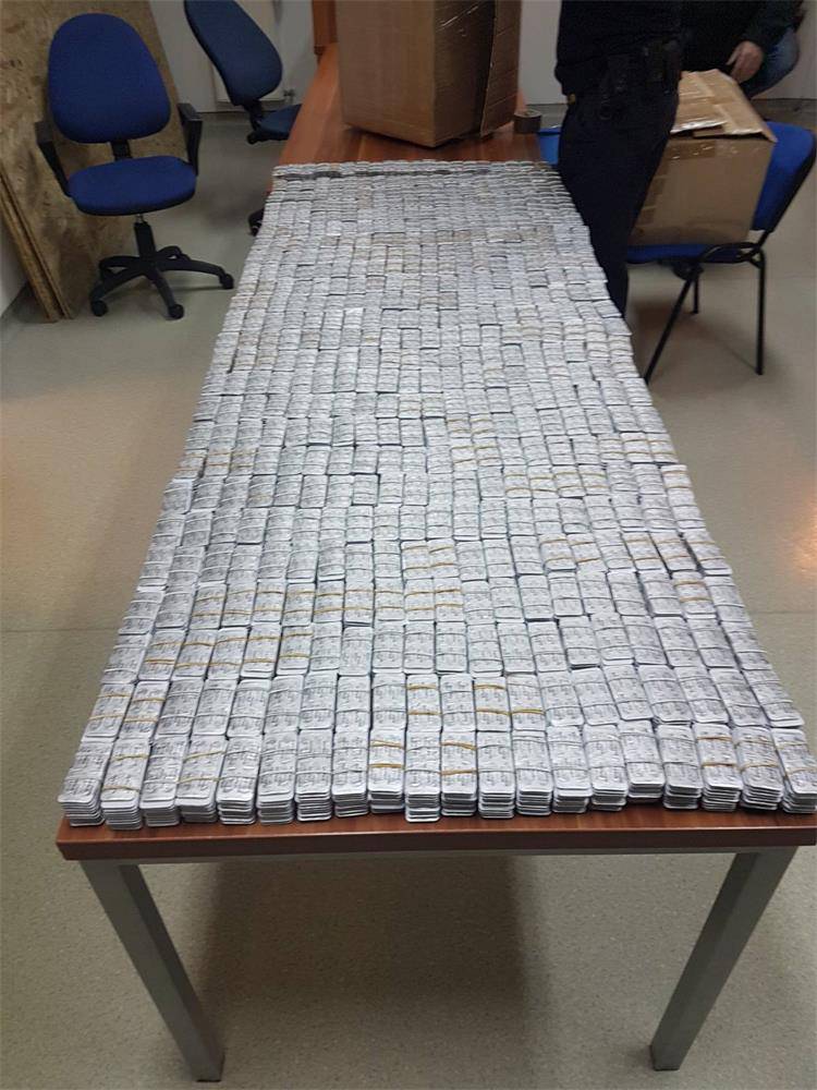 Srbin pokušao prošvercati 200 tisuća tableta protiv nesanice u Hrvatsku, uhićen na Batini