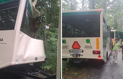 FOTO Vlakić koji prevozi turiste u NP Plitvička jezera sletio je s ceste: Šestero ljudi ozlijeđeno