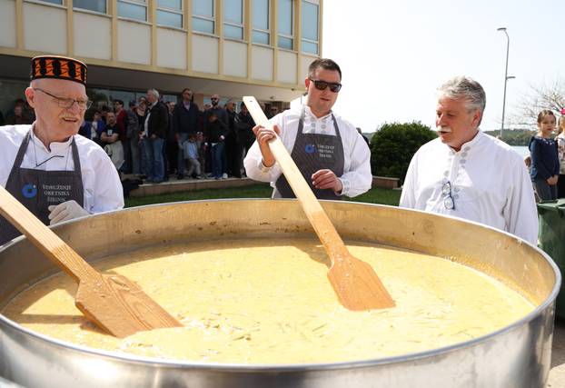 Šibenik: Podjela hrane na uskršnji ponedjeljak