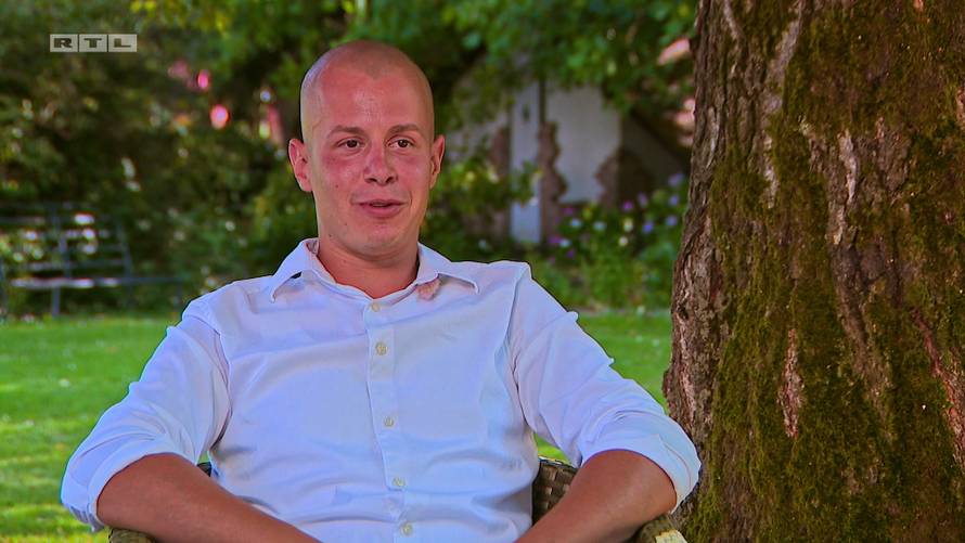 Poljupci padaju, ljubomora raste! Dejan bacio oko na tuđu djevojku, a Josip izgubio glavu