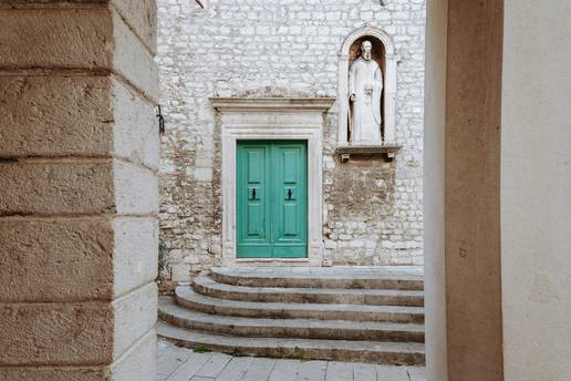 Šibenik i okolica pružaju vam jedinstvena iskustva, a ove lokacije posebno oduševljavaju