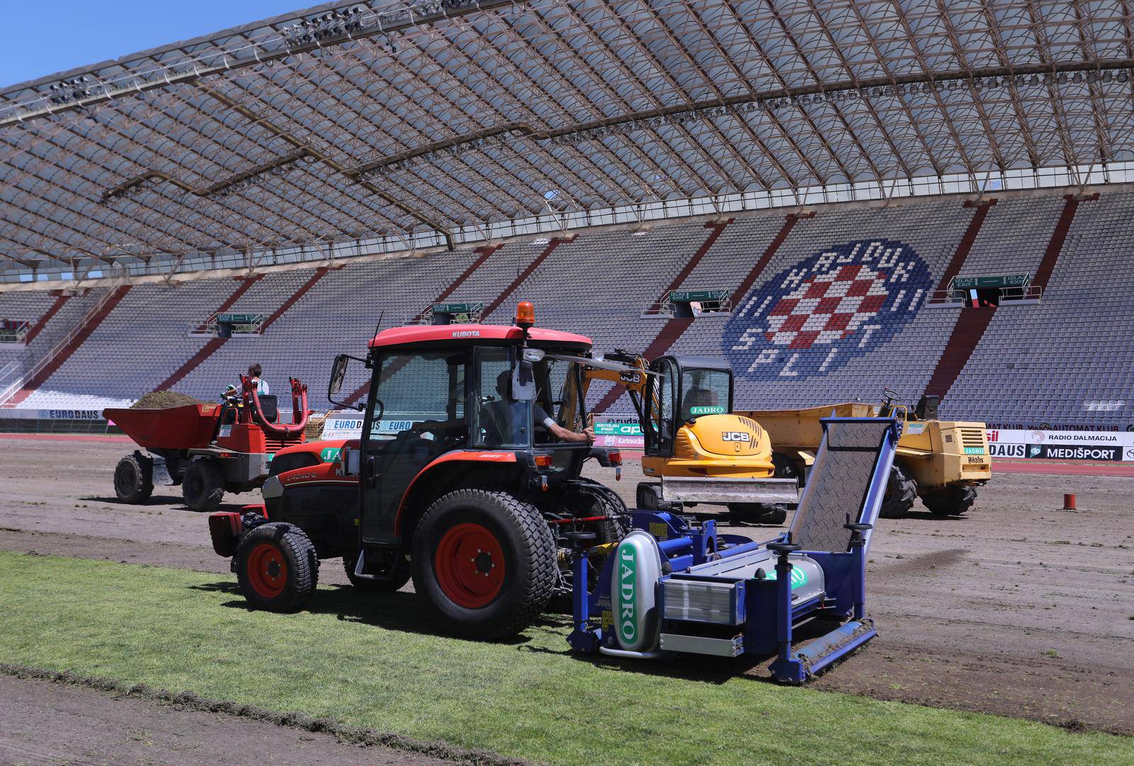 Split: Izmjena travnjaka na stadionu Poljud