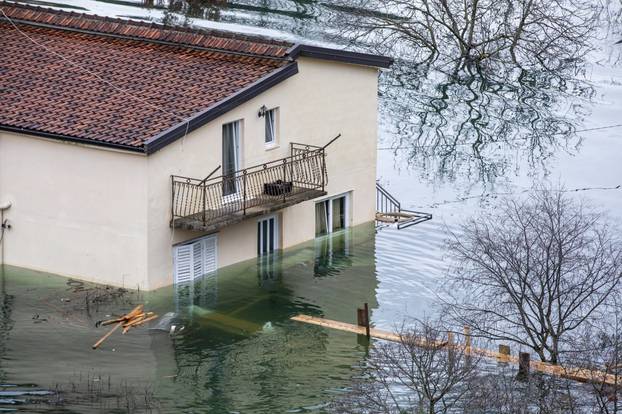 Nastavlja se borba s poplavama u Kokorićima