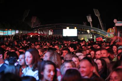 FOTO Senidah svojim hitovima ugrijala atmosferu na Sea Staru