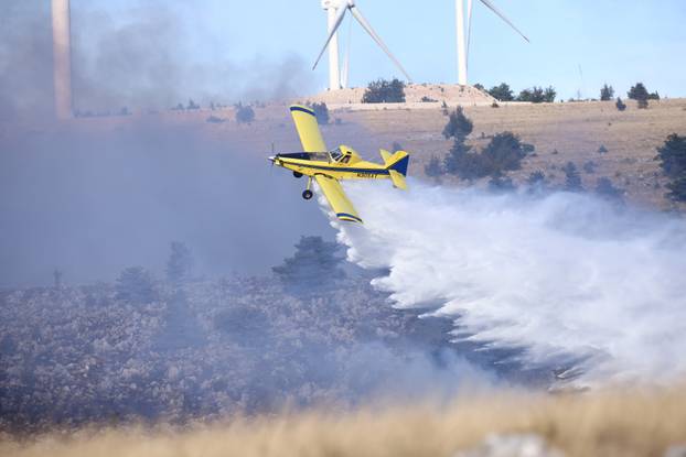 Mostar: Požar iznad Zalika još uvijek nije pod kontrolom, vatra se širi