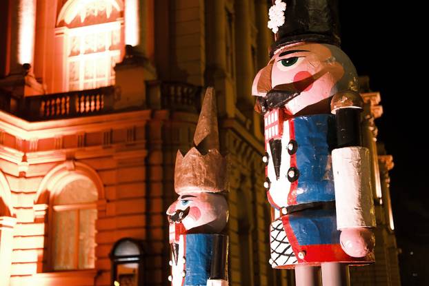 Advent u Zagrebu 2025. ispred Hrvatskog narodnog kazališta