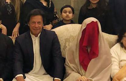 Bivšeg premijera Pakistana (71) osudili su na 7 godina zatvora zbog nezakonitog braka iz 2018.