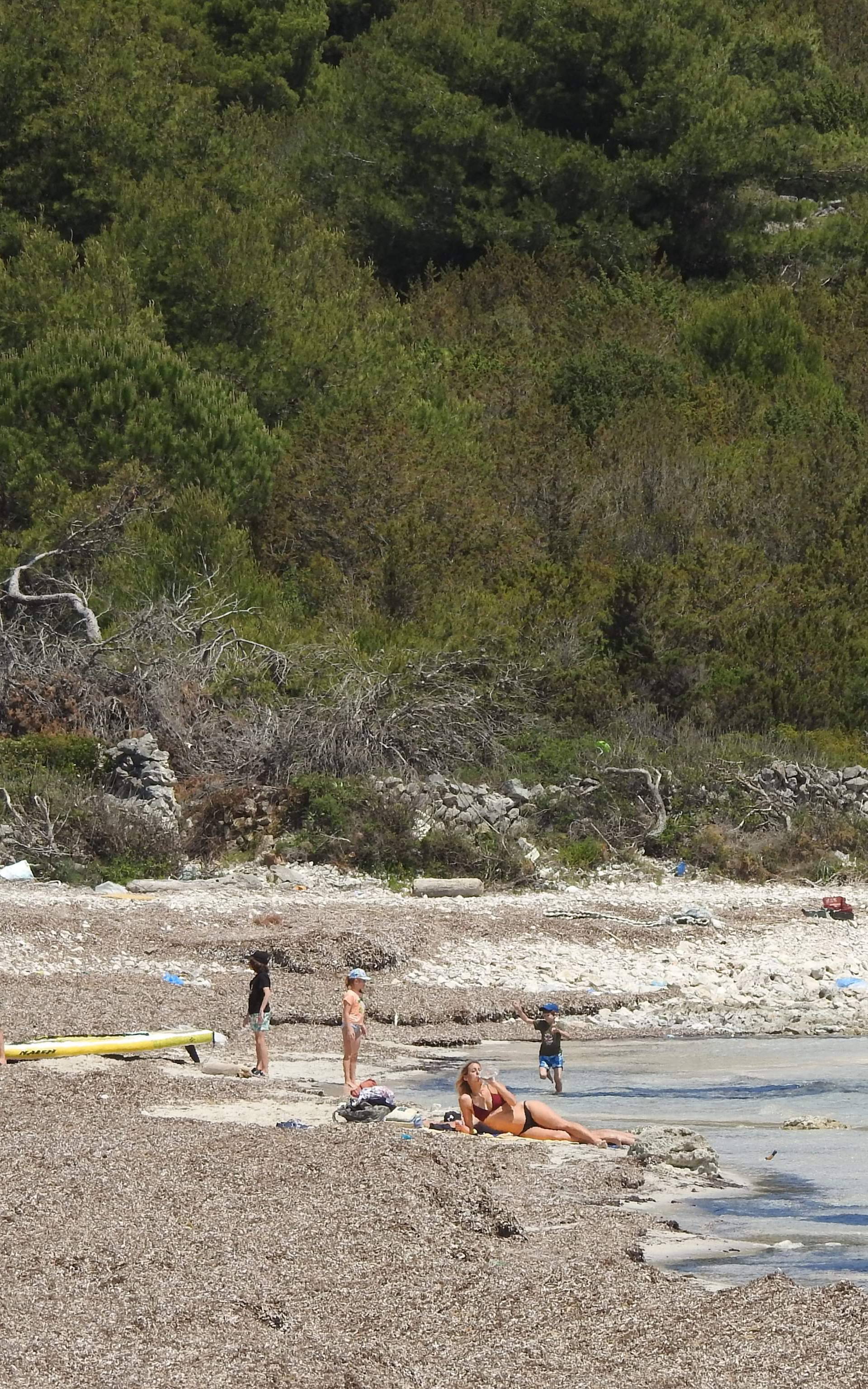 Dugi otok: Jedna od najljepših naših plaža zatrpana smećem