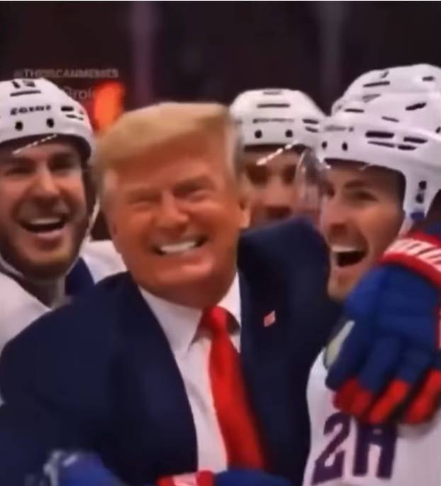 FOTO NAJLUĐE OBJAVE TRUMPA Sebe prikazao kao Isusa i papu. Igrao i nogomet s Ronaldom...