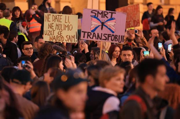 Zagreb: Održan jubilarni 10. Noćni marš za prava žena "Žene – kičma otpora"