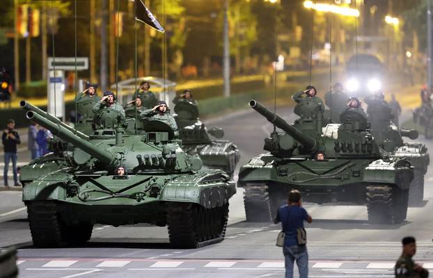 Generalna proba svečanog vojnog mimohoda u večernjim satima privukla zanimanje zagrepčana