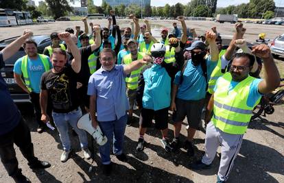 Dostavljači Wolta prosvjeduju u Zagrebu: 'Strani radnici zarade tek 400 do 500 eura mjesečno'