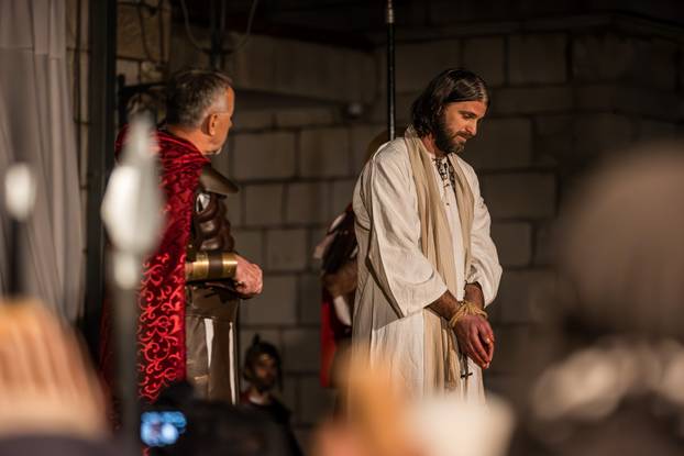 Imotski: Uprizorenje 24. Žive slike Muke Isusove