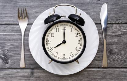 Bogati doručak i mršava večera ipak nisu 'formula' za brže i lakše skidanje viška kilograma