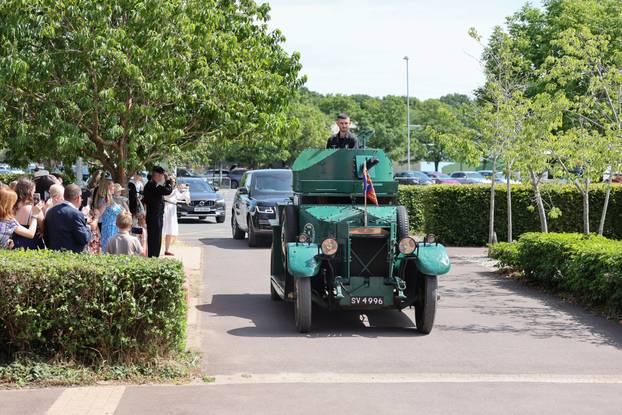 Kralj Charles III. vozio tenk tijekom Dana obitelji Kraljevske tenkovske pukovnije